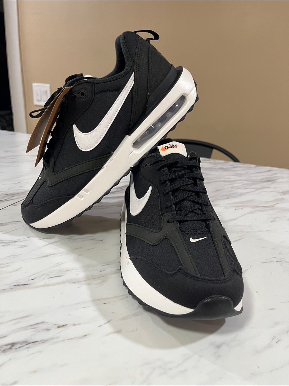 Nike Air max Dawn.  Black and White Women's Air-Cushioned Sneakers